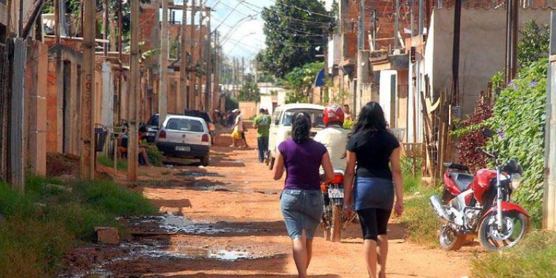 27 milhões de mulheres não têm acesso adequado à infraestrutura sanitária e o saneamento (Foto: Reprodução)