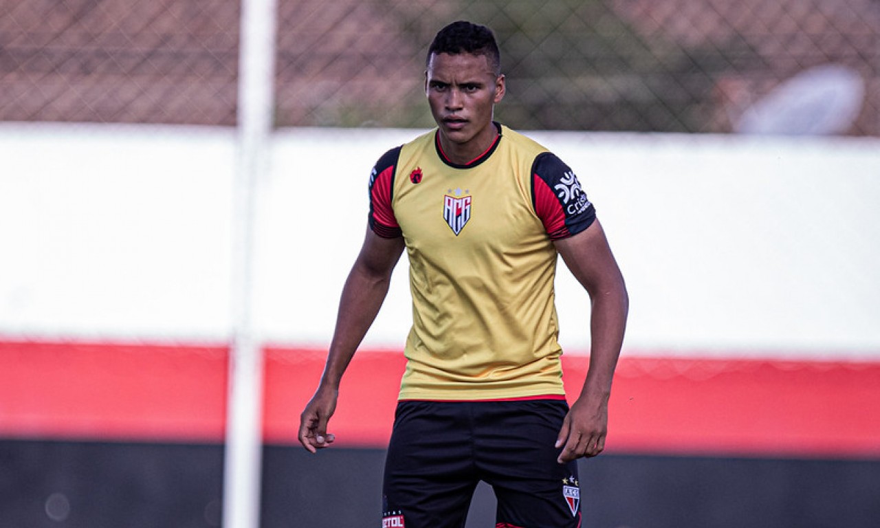 André, que chegou do Santa Cruz, fez a estreia contra o Anápolis pelo Goianão e é um dos reforços para a temporada de 2021 | Foto: Heber Gomes