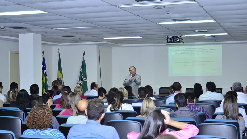  O evento que encerra sexta-feira (14), está acontecendo no auditório Jaime Câmara, do Palácio Pedro Ludovico Teixeira. (Foto: Crédito/Fernanda Carvalho)