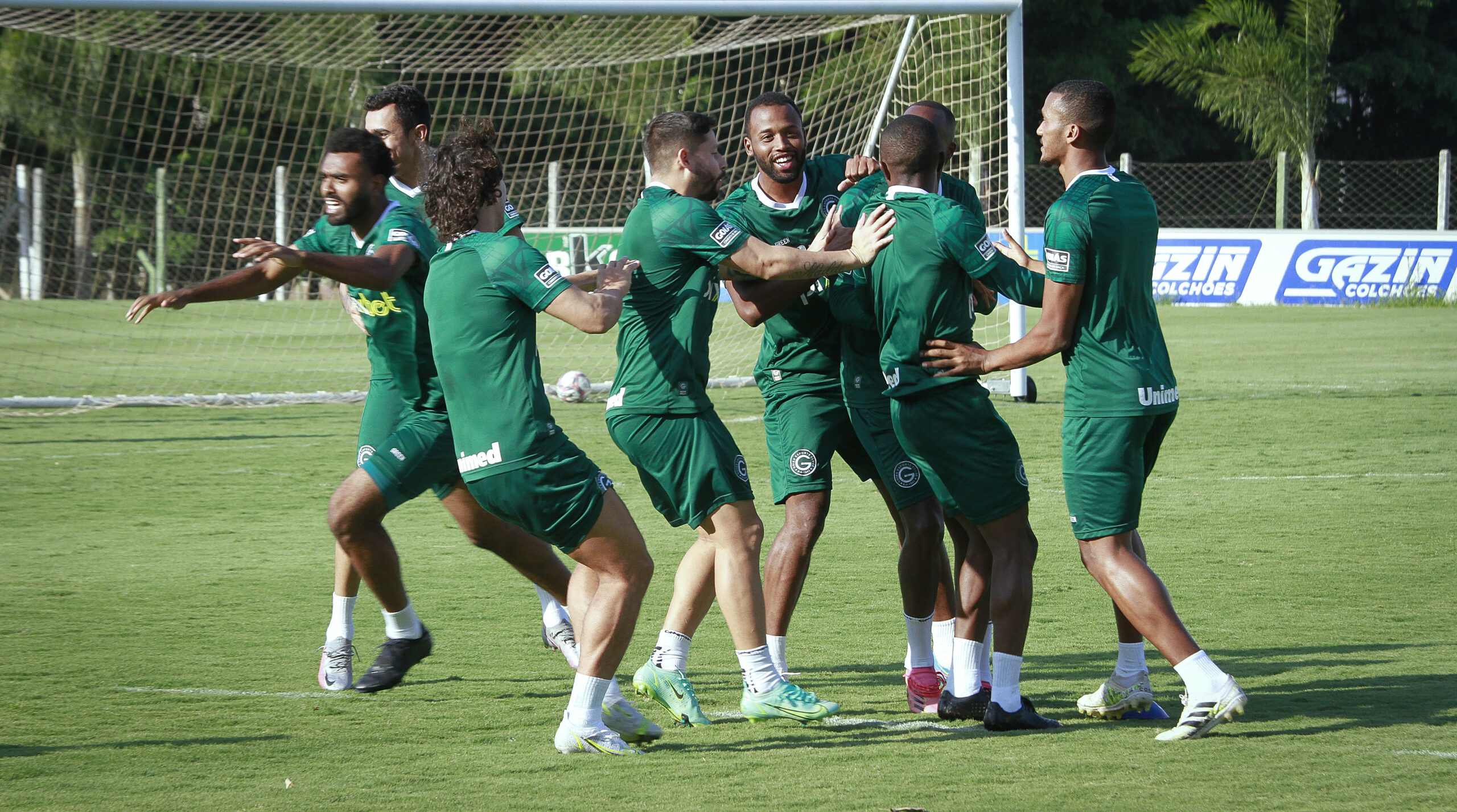 Equipe esmeraldina terá nova dupla de zaga titular para o confronto contra os catarinenses | foto: Rosiron Rodrigues / Goiás EC