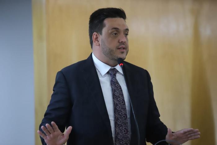 Pesquisas de intenção de voto e movimentações pelos quatro cantos do estado já são observadas e garantem um clima acirrado para o pleito que se aproxima.