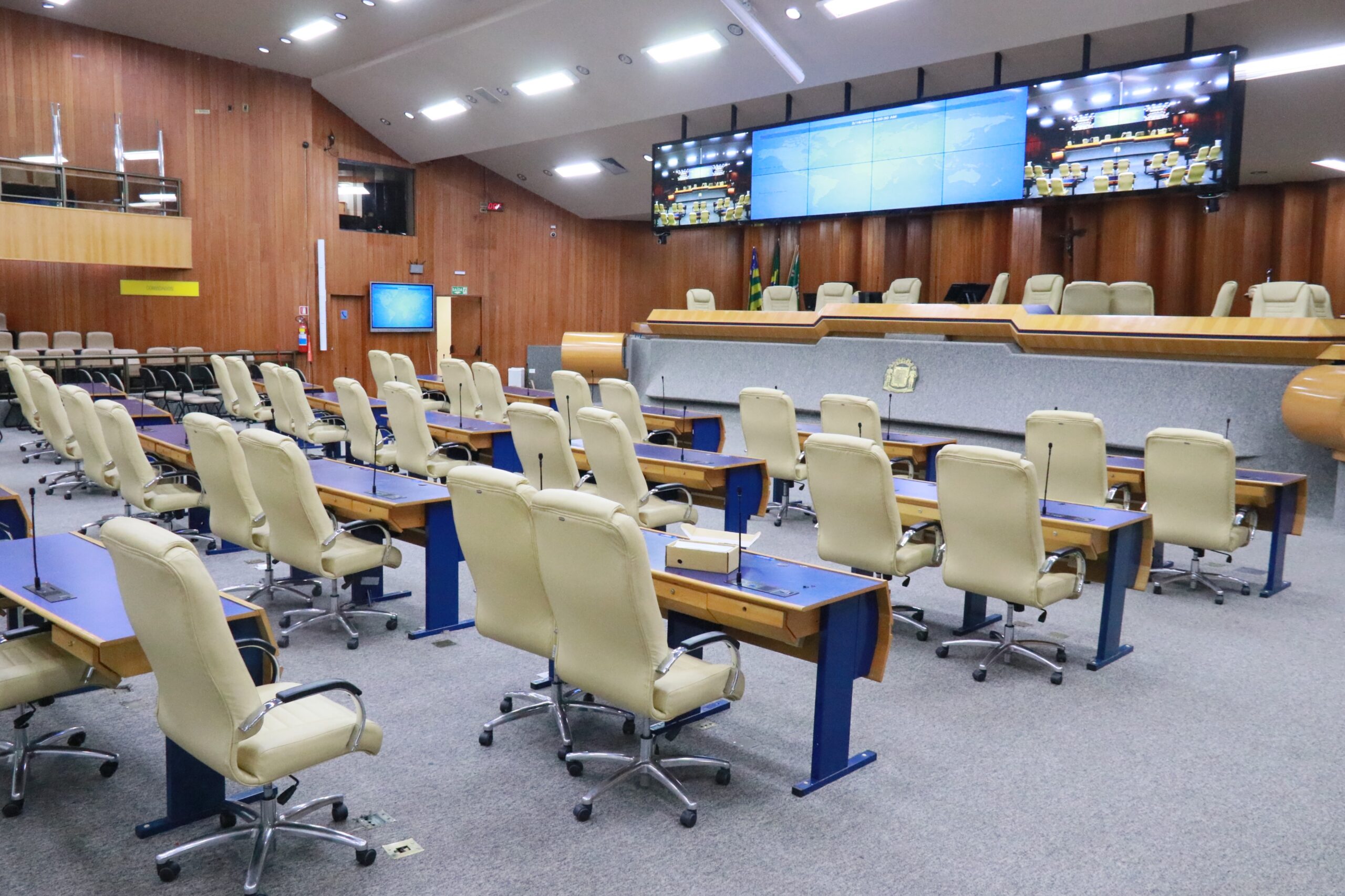 Reportagem denunciou, na edição da última terça-feira, 21, a manutenção de fantasmas ligados ao vereador licenciado e atual secretário de Desenvolvimento e Economia Criativa de Goiânia, Paulo Henrique da Farmácia | Foto: Reprodução