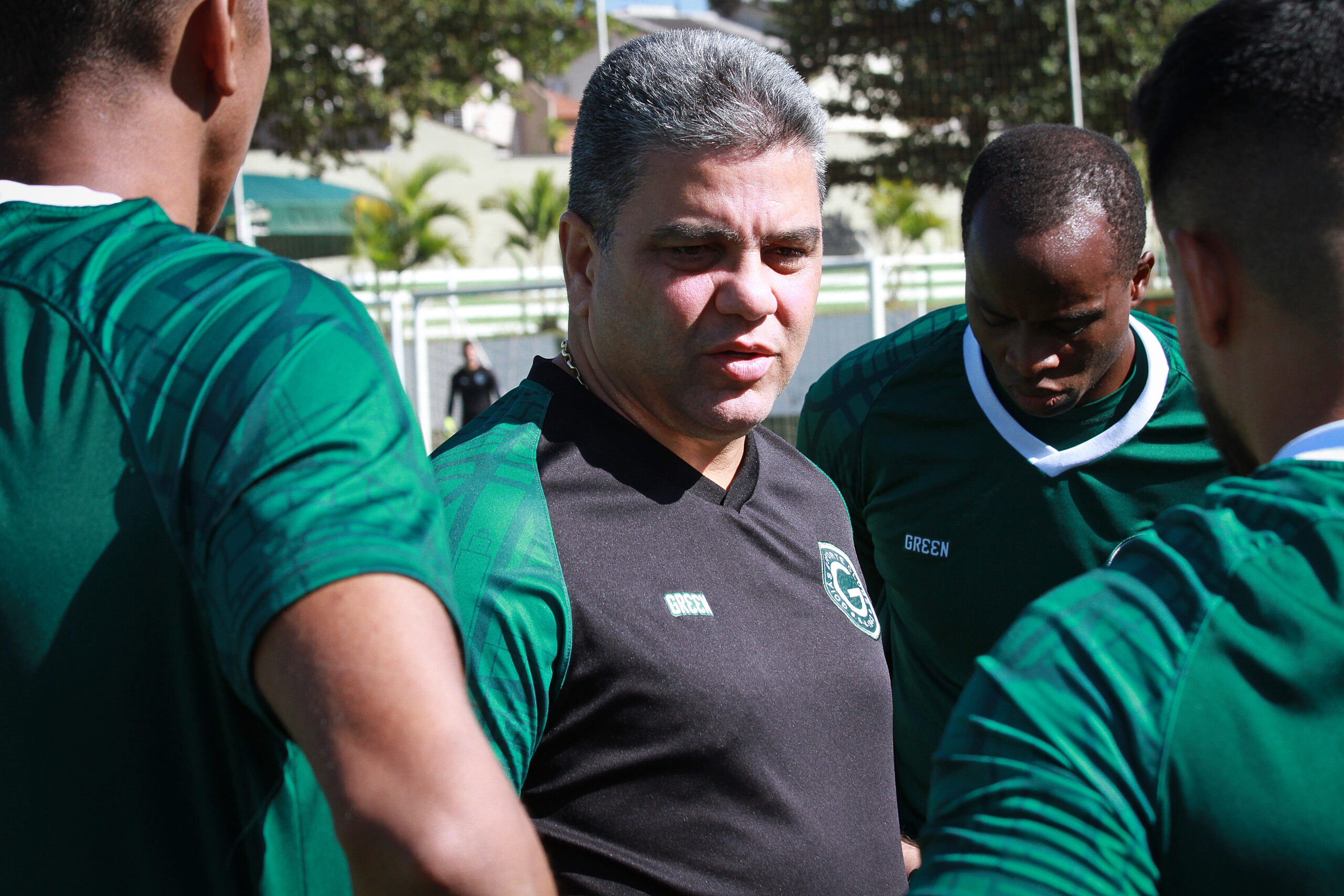 Treinador definirá substituto para Nicolas, suspenso, no restante da semana; Bruno Mezenga é o favorito para a posição | foto: Rosiron Rodrigues / Goiás EC