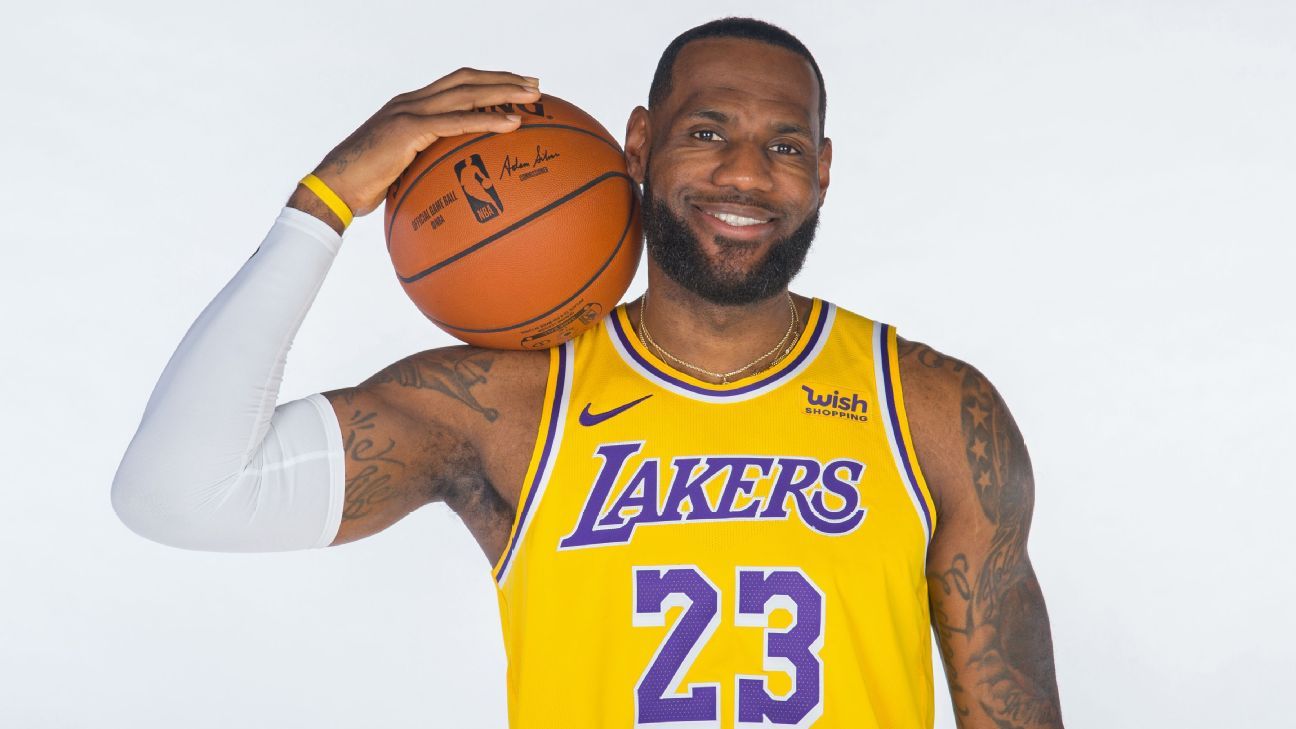 O astro LeBron James admitiu que depois de várias pesquisas, chegou à conclusão de que a vacina era o melhor para ele e sua família | Foto: NBA