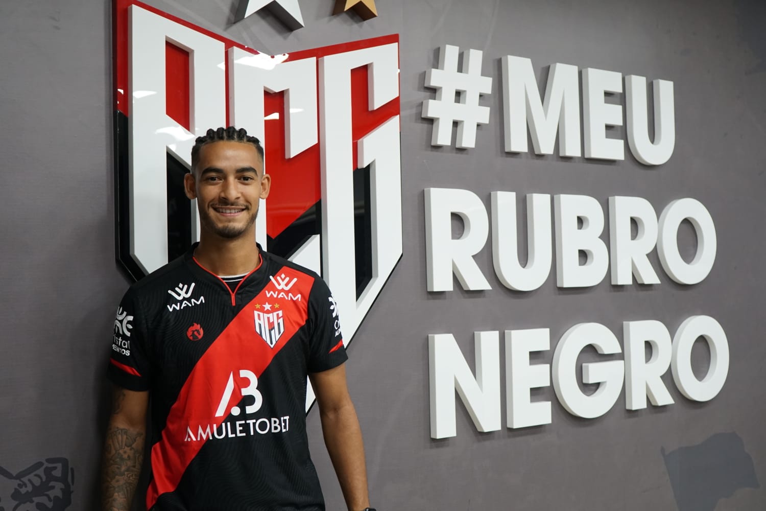 Após toda a carreira no Goiás, Jefferson assinou por três temporadas com o Atlético Goiainense | Foto: Comunicação/ACG