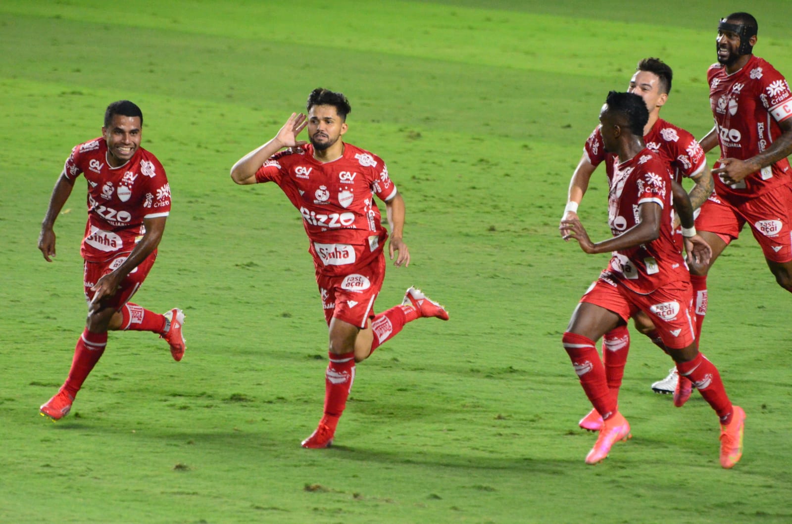 Com gols de Alesson (foto) e Pedro Jr, o Vila Nova venceu o Goiás na Serrinha pela Série B | Foto: Afonso Cardoso