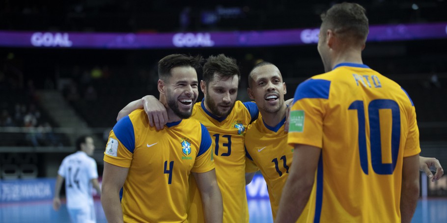 Gadeia (13) deu os números finais a partida que deixou o Brasil na próxima fase | foto: Thais Magalhães / CBF