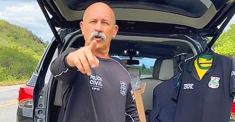 Ex-policial, ele foi afastado com a aposentadoria em 2019. | Foto: Reprodução/Instagram