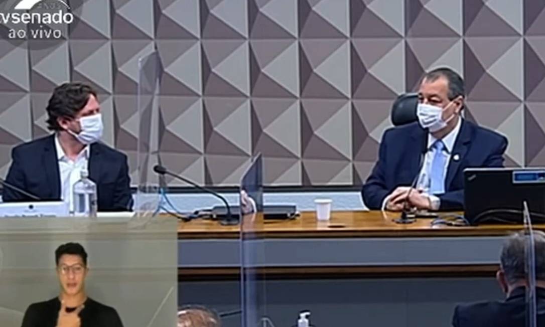 'O senhor participou da morte de Getúlio Vargas?', o senador perguntou a Danilo Trento, que se recusou a responder à maioria das perguntas na sessão desta quinta-feira (23). | Foto: Reprodução