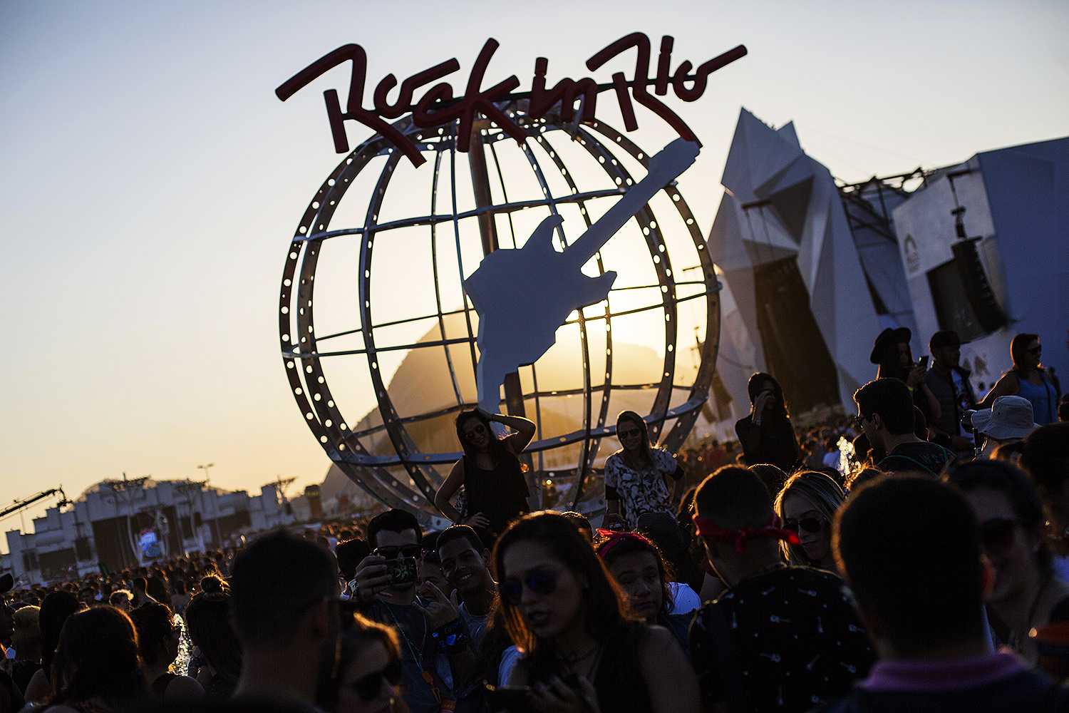 Foram colocados à venda 200 mil ingressos, todos esgotados após 1h28 minutos do início das vendas. Segundo a página oficial do festival, esse é um tempo recorde. Nunca os ingressos foram vendidos tão rapidamente. | Foto: Reprodução