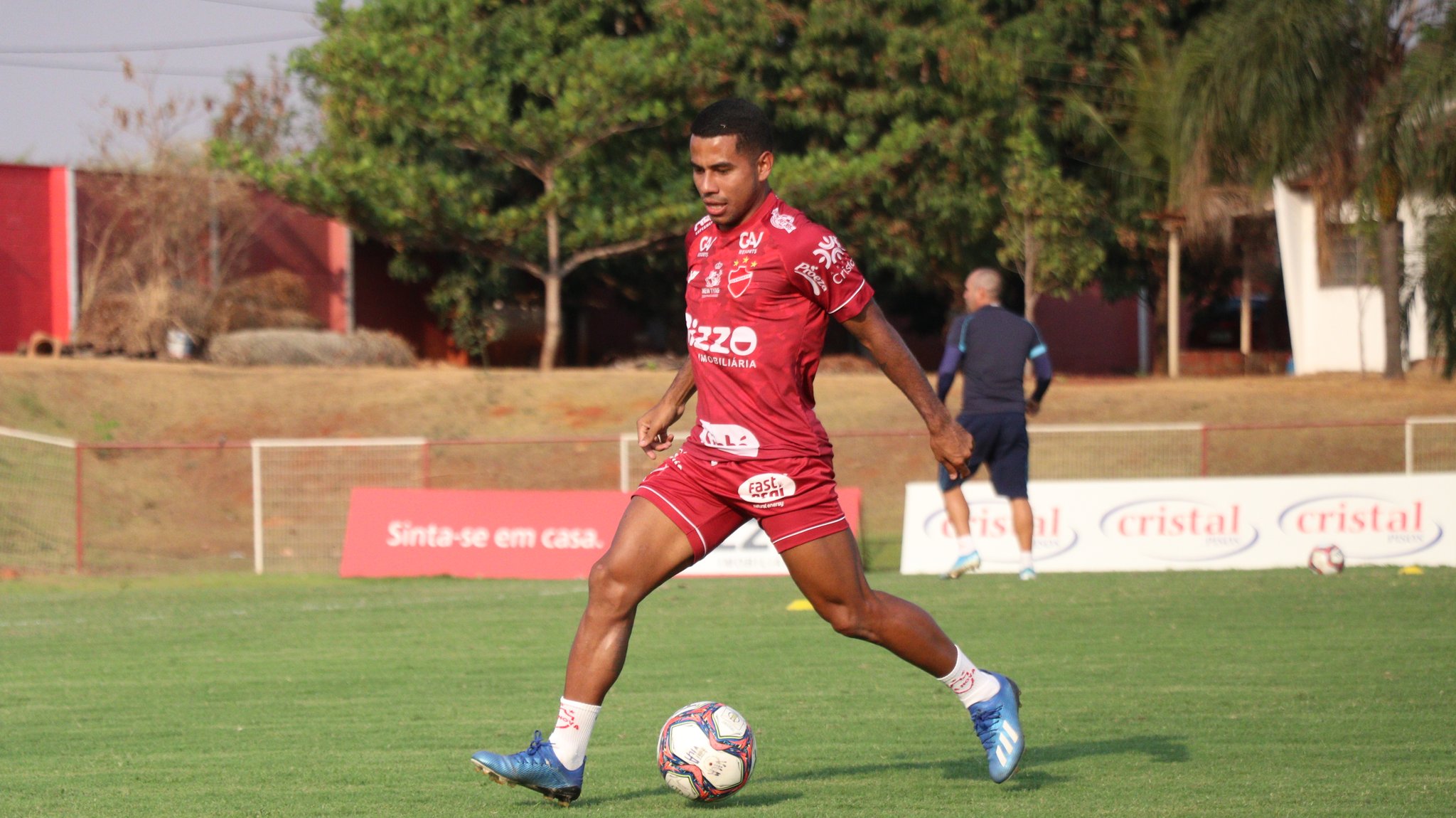 Para o volante Dudu, o duelo em Santa Catarina será difícil para o Colorado | Foto: Douglas Monteiro/Vila Nova FC
