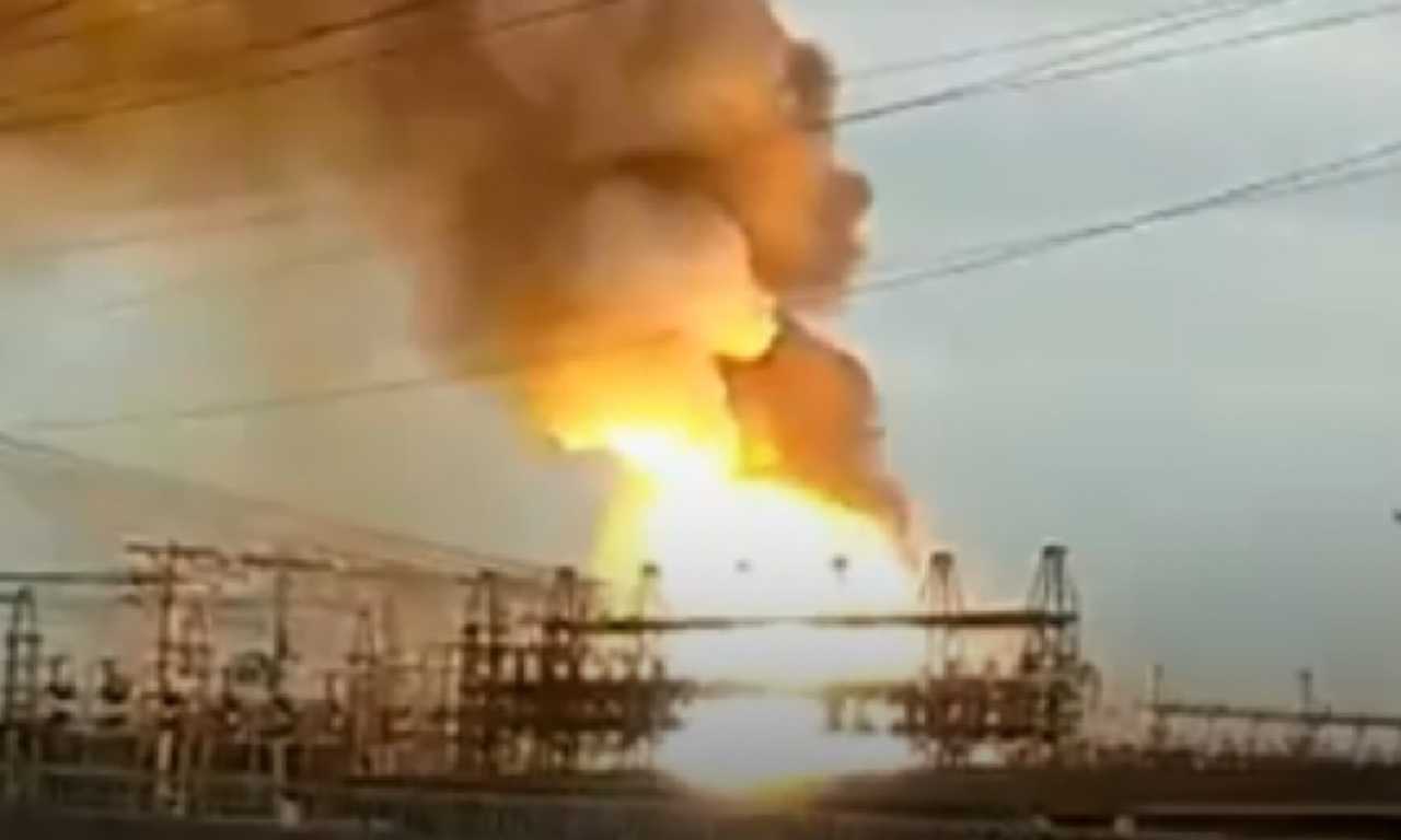 A companhia de energia elétrica informou que o curto não chegou a atingir transformadores e que não ocasionou incêndio | Foto: reprodução