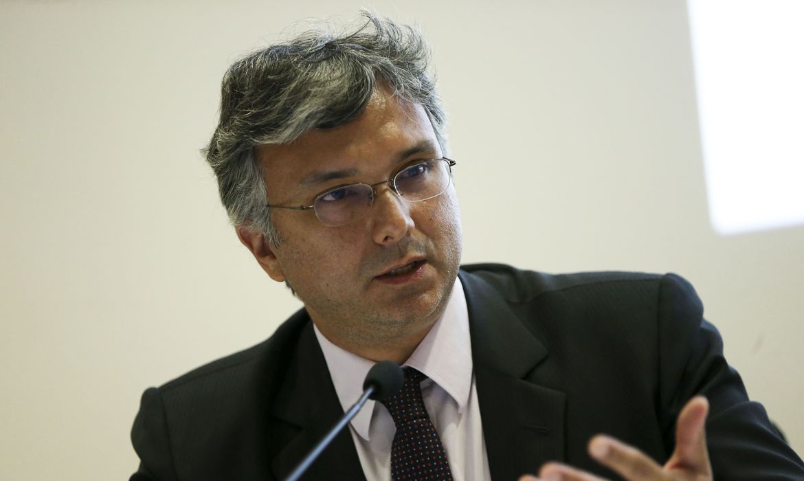 O ministro do Planejamento, Esteves Colnago, durante a abertura do seminário Transferências de Recursos Federais - Cenário e Perspectivas - Um Enfoque Conjunto do Controle e da Gestão, no Tribunal de Contas da União (TCU).