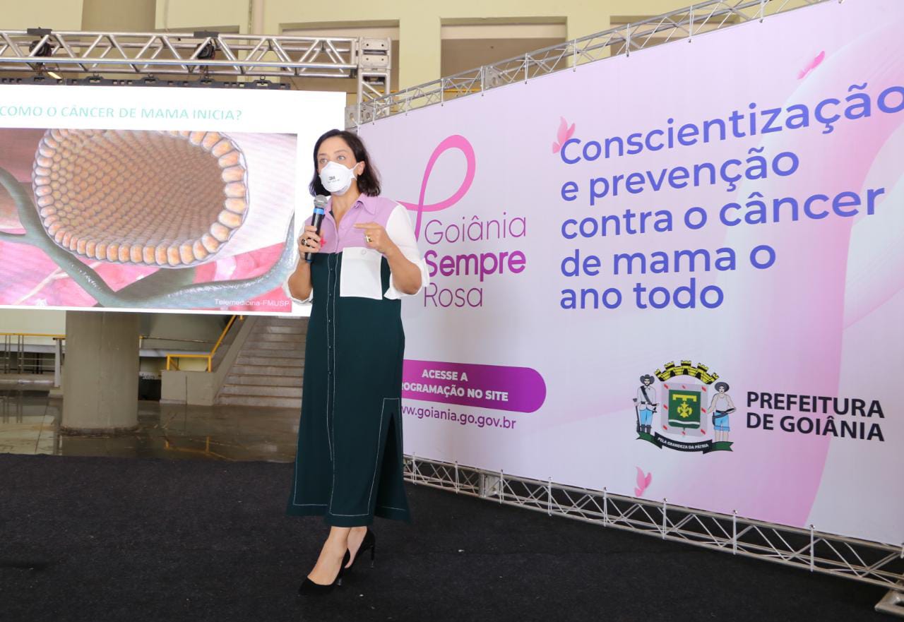 Destinado a servidoras do município, a Prefeitura de Goiânia promoveu o "Dia de Conscientização no Combate ao Câncer de Mama", com participação de mastologista. | Foto: Divulgação