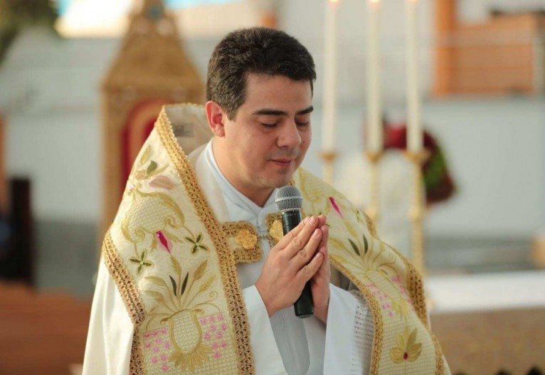 Áudios mostram reunião entre o ex-reitor do Santuário Basílica de Trindade e seus advogados | Foto: Reprodução