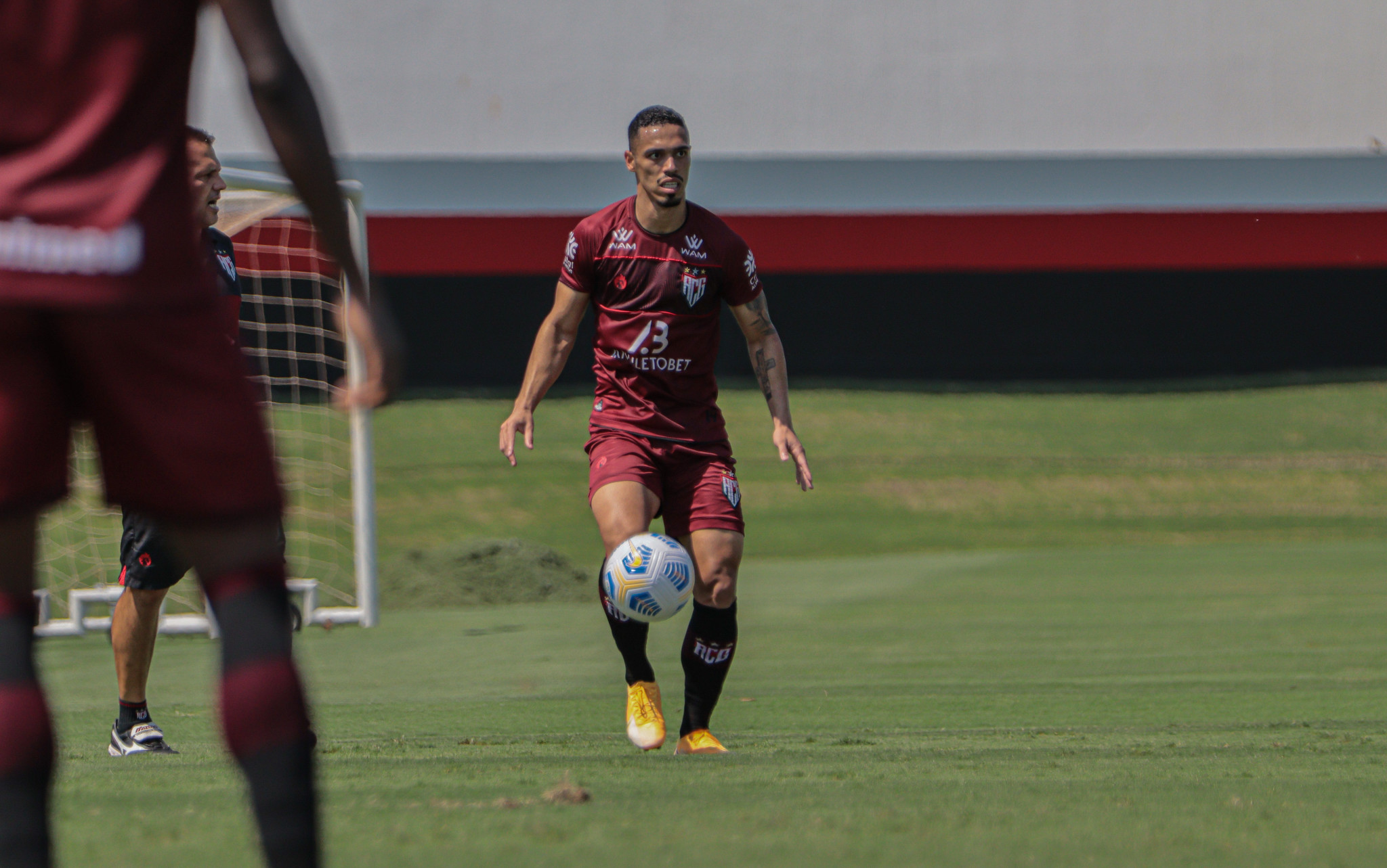 Titular no sistema defensivo do Atlético-GO, o zagueiro Éder espera conquistar o objetivo do clube o quanto antes | Foto: Bruno Corsino/ACG