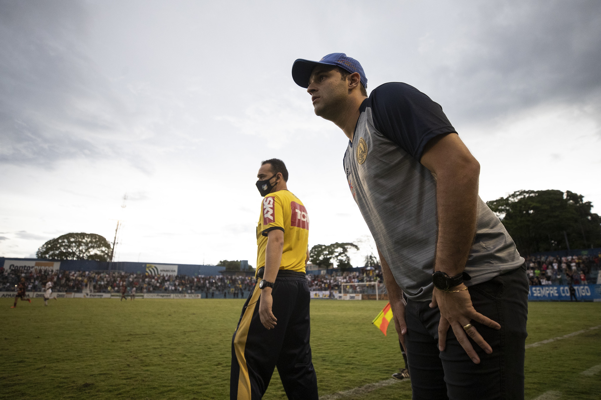 Thiago Carvalho na segunda temporada como treinador conquistou a Série D e renovou contrato para 2022 com a Aparecidense | Foto: Thais Magalhães/CBF