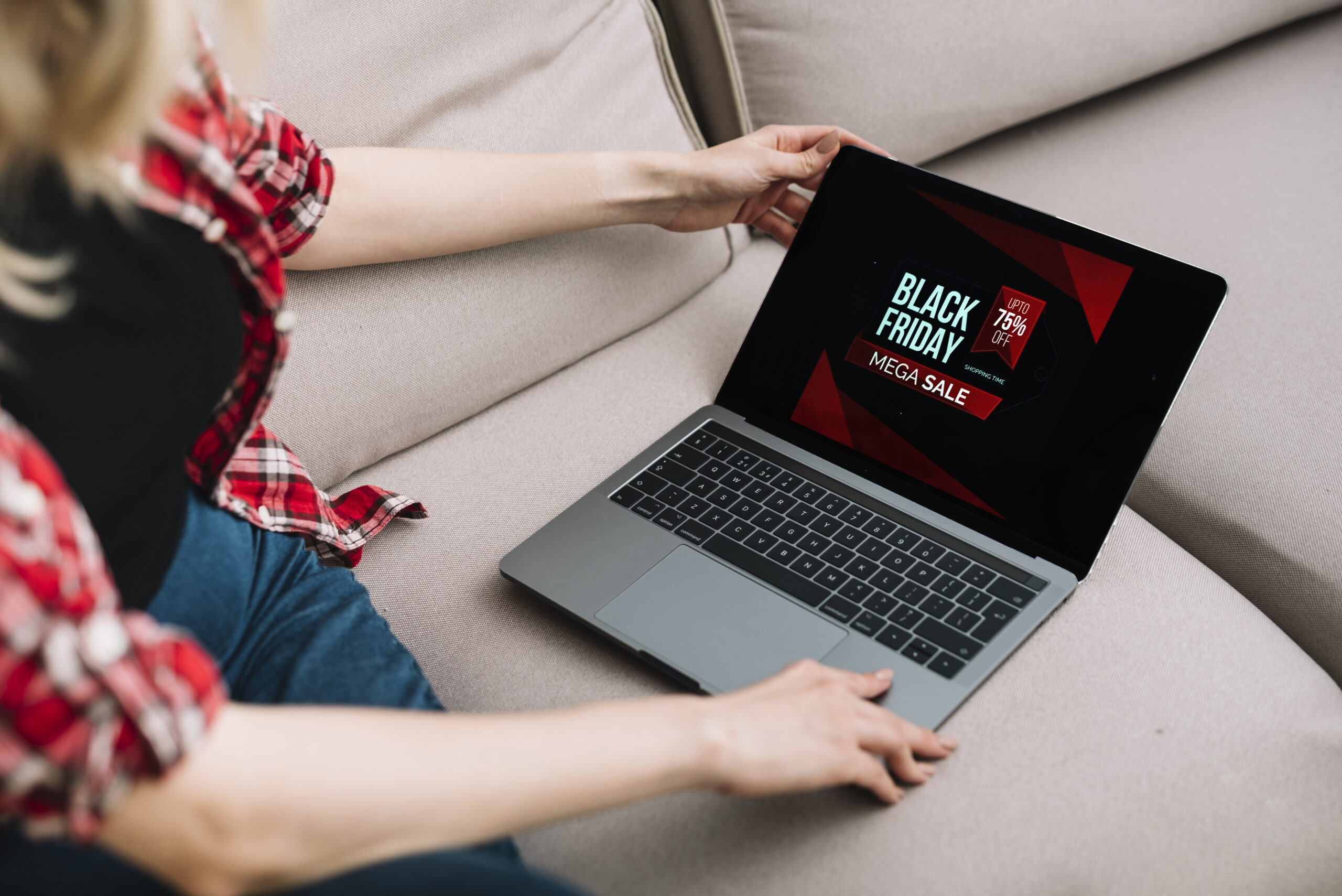 Modalidade on-line deverá ser o principal modal de compras neste fim de ano. Lojistas e consumidores esperam boas oportunidades de negócios | Foto: Reprodução