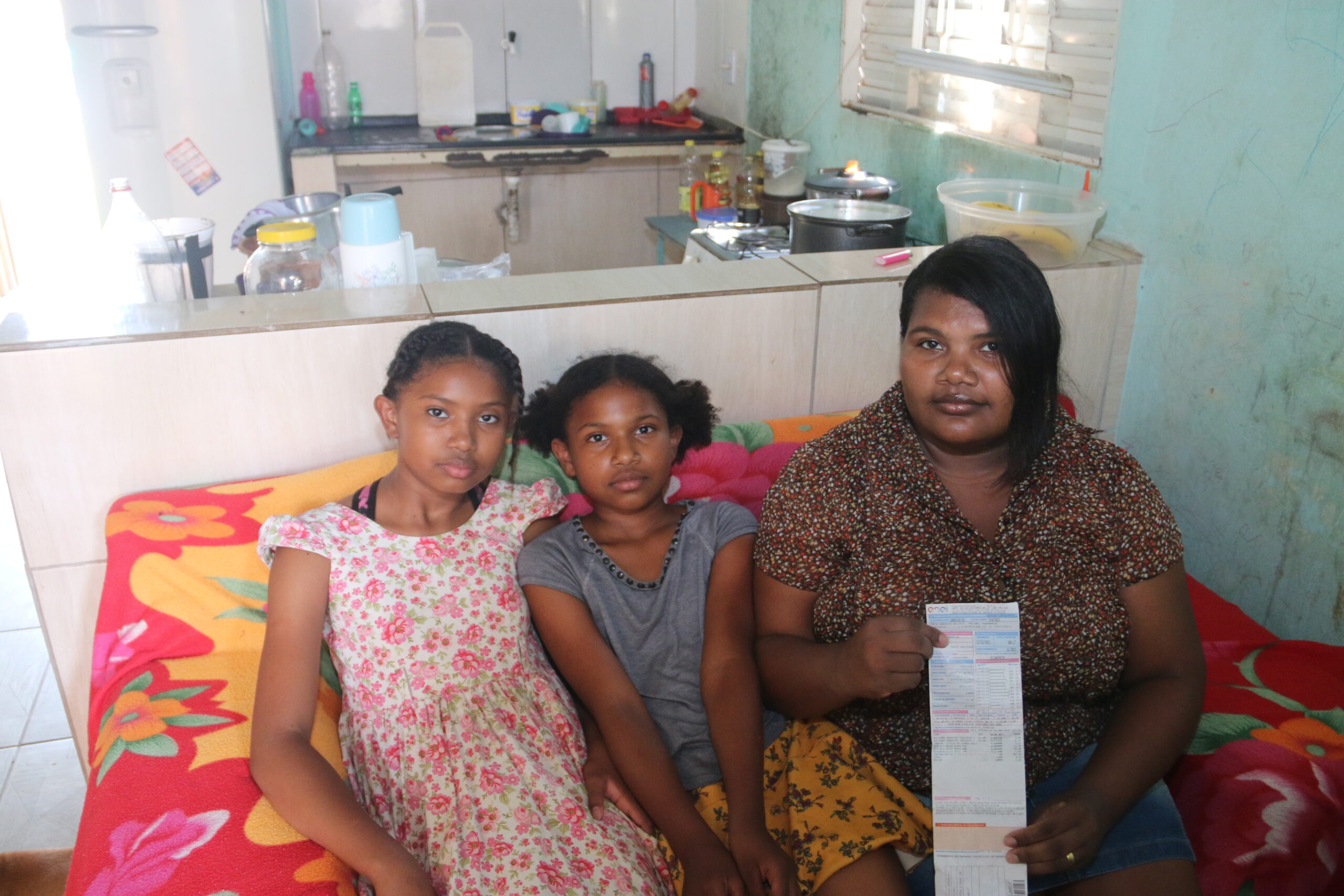 Pessoas deixam contas como de lojas, cartões ou de água e luz em segundo plano | Foto: Jota Eurípedes