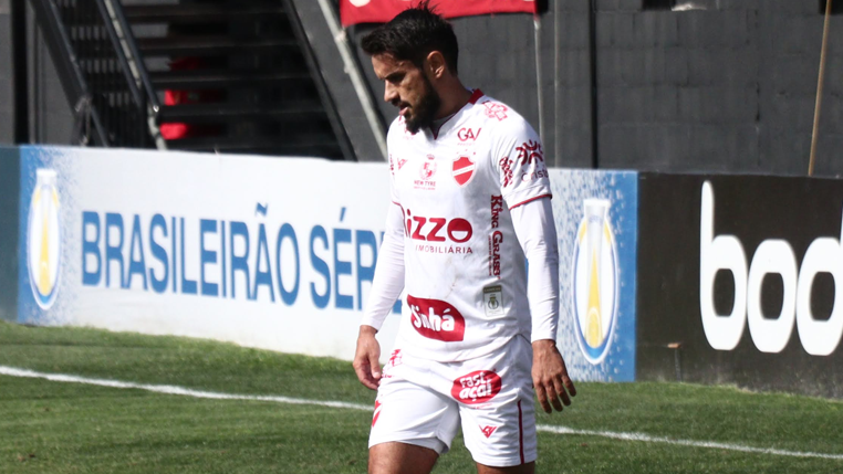 Em 15 jogos pelo Vila Nova, Tiago Real marcou um gol e deu duas assistências | Foto: Douglas Monteiro/Vila Nova FC