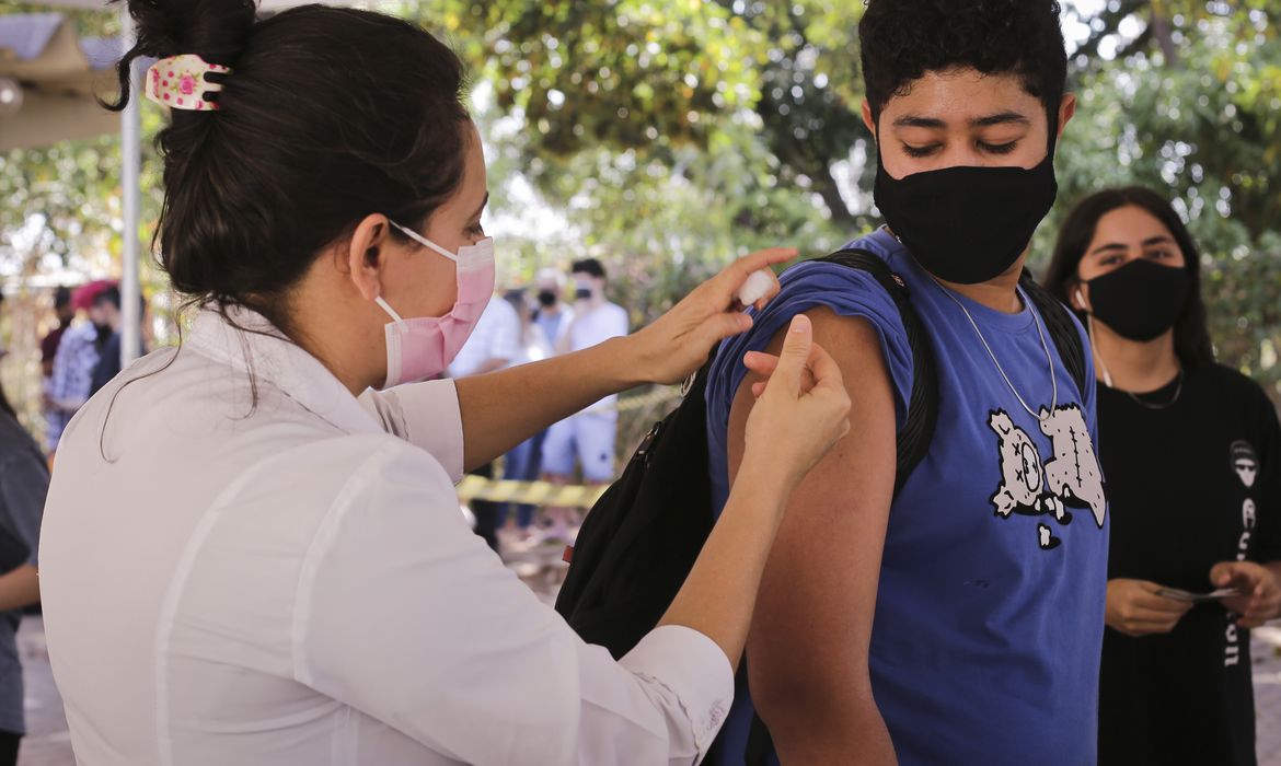 Das doses distribuídas, 294,2 milhões já foram aplicadas, de acordo com os dados oficiais | Foto: Reprodução/ Agência Saúde