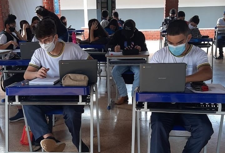 Seduc reforça diálogo com pais e responsáveis para destacar importância do exame; neste domingo (28/11), inscritos respondem questões de ciências da natureza e suas tecnologias e matemática e suas tecnologias. | Foto: Divulgação