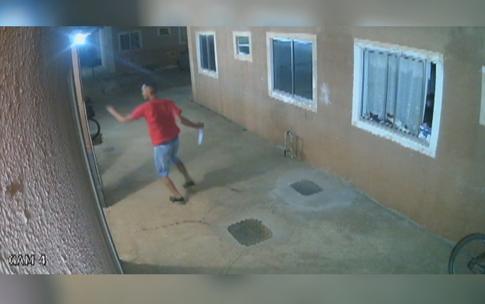 Segundo a polícia, o morador já vinha ameaçando o funcionário, que também mora no mesmo condomínio | Foto: PCGO