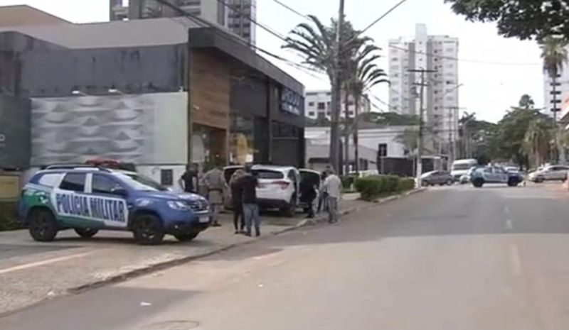 O crime ocorreu por volta das 4 horas da madrugada desta segunda-feira (22/11), quando a vítima estava chegando ao local | Foto: reprodução/TV Anhanguera