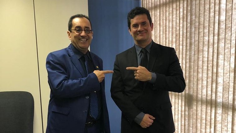 "É uma joia rara entrando na vida pública", afirmou o senador por Goiás, que disse estar entusiasmado com o projeto e a disposição de Moro. | Foto: Reprodução
