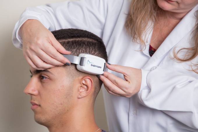 O aparelho permite a realização de uma análise das atividades neurológicas de uma forma não invasiva | Foto: Divulgação