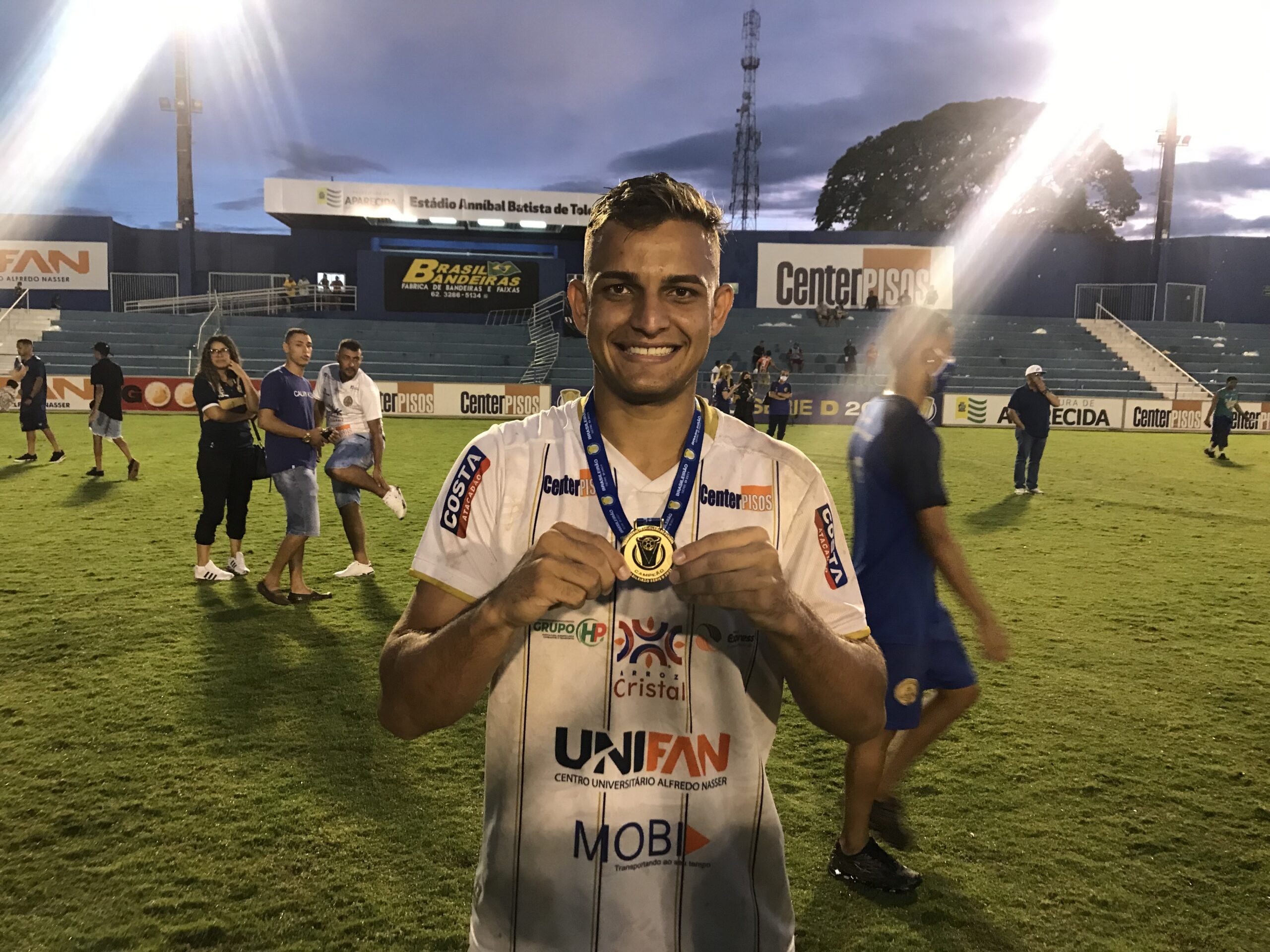 Zagueiro que tinha vínculo com o Goiás, rescindiu para assinar com Cidinha até final e 2022| foto: Nicolle Mendes / Aparecidense