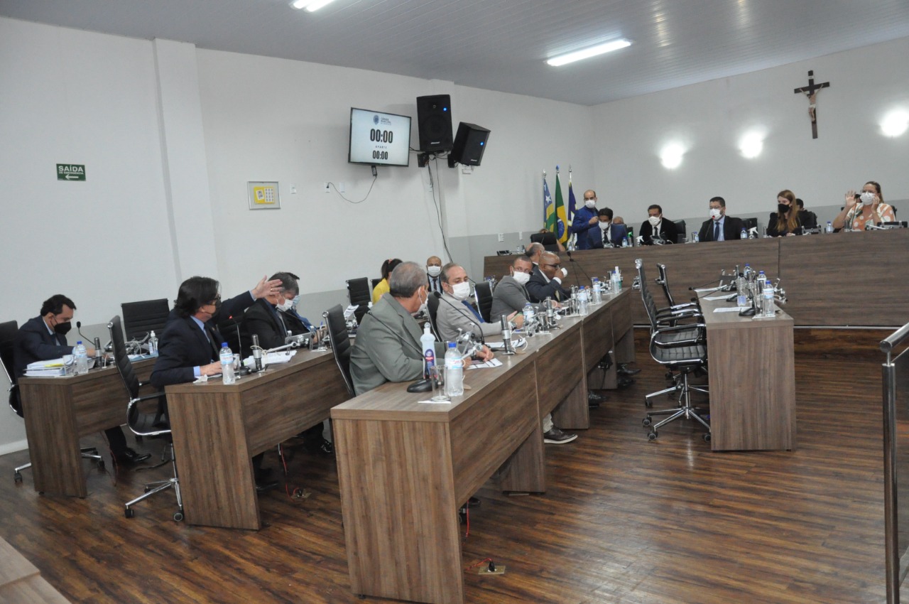 Além do aumento de cargos comissionados, o prefeito Roberto Naves (PP) pautou ainda a votação do aumento de até 22% do IPTU. | Foto: Reprodução/Internet