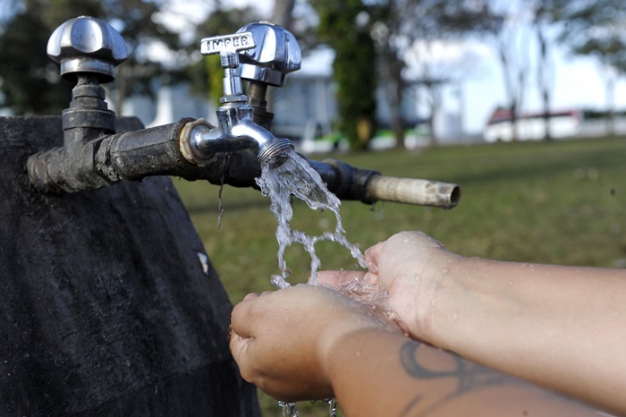 Imóveis com caixas d'água bem dimensionadas não serão afetados. | Foto: Reprodução/Internet
