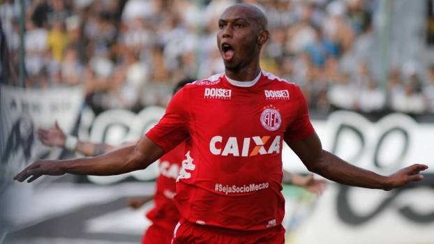 Zagueiro Flávio Boaventura retorna ao futebol goiano após treze anos | foto: Divulgação / América RN