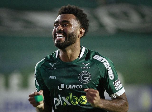 Volante atuou em trinta e três partidas pelo clube na Série B, marcou dois gols e deu uma assistência | foto: Rosiron Rodrigues / Goiás EC