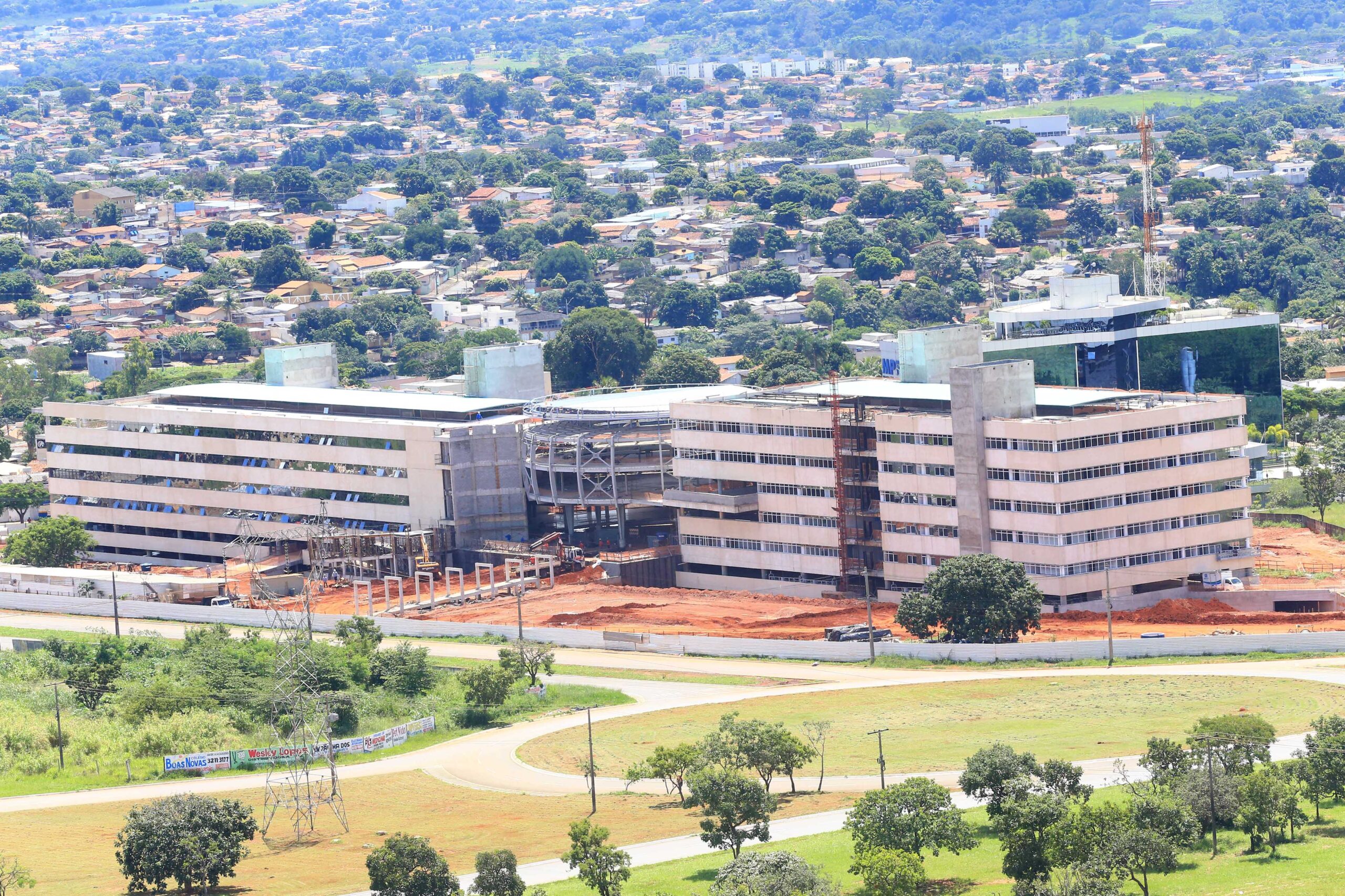 Obra teve investimento de R$ 114.287.101,74 e receberá o nome "Palácio Maguito Vilela" - Foto: Carlos Costa