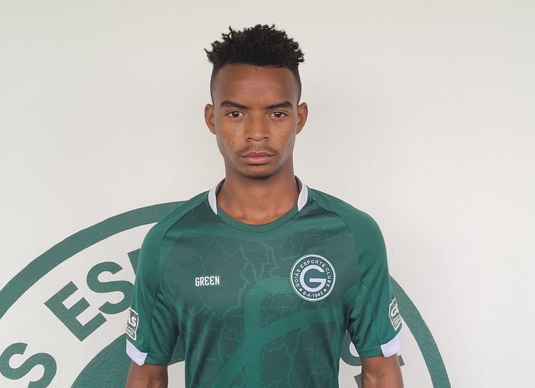 Volante de 16 anos, Carlos Daniel se destacou pelo Santa Luzia, time campeão da Taça das Favelas | foto: Fernando Lima / Goiás EC
