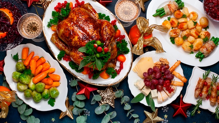 Assim como em qualquer outra época do ano, o importante é sempre ter moderação na hora de montar o prato. | Foto: Divulgação