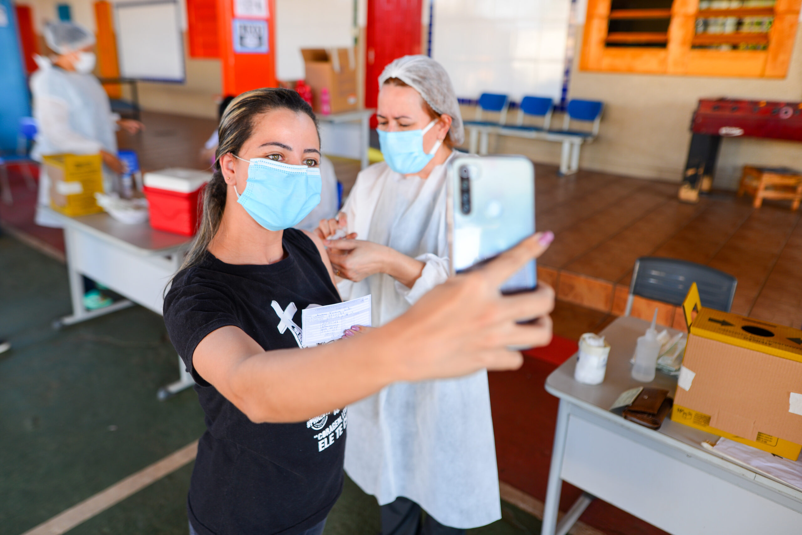 Após 11 meses de vacinação, e acúmulo de 17 mil mortes em 2021, Estado ainda luta para fazer com que a porcentagem de totalmente vacinados cresça | Foto: Jucimar Sousa