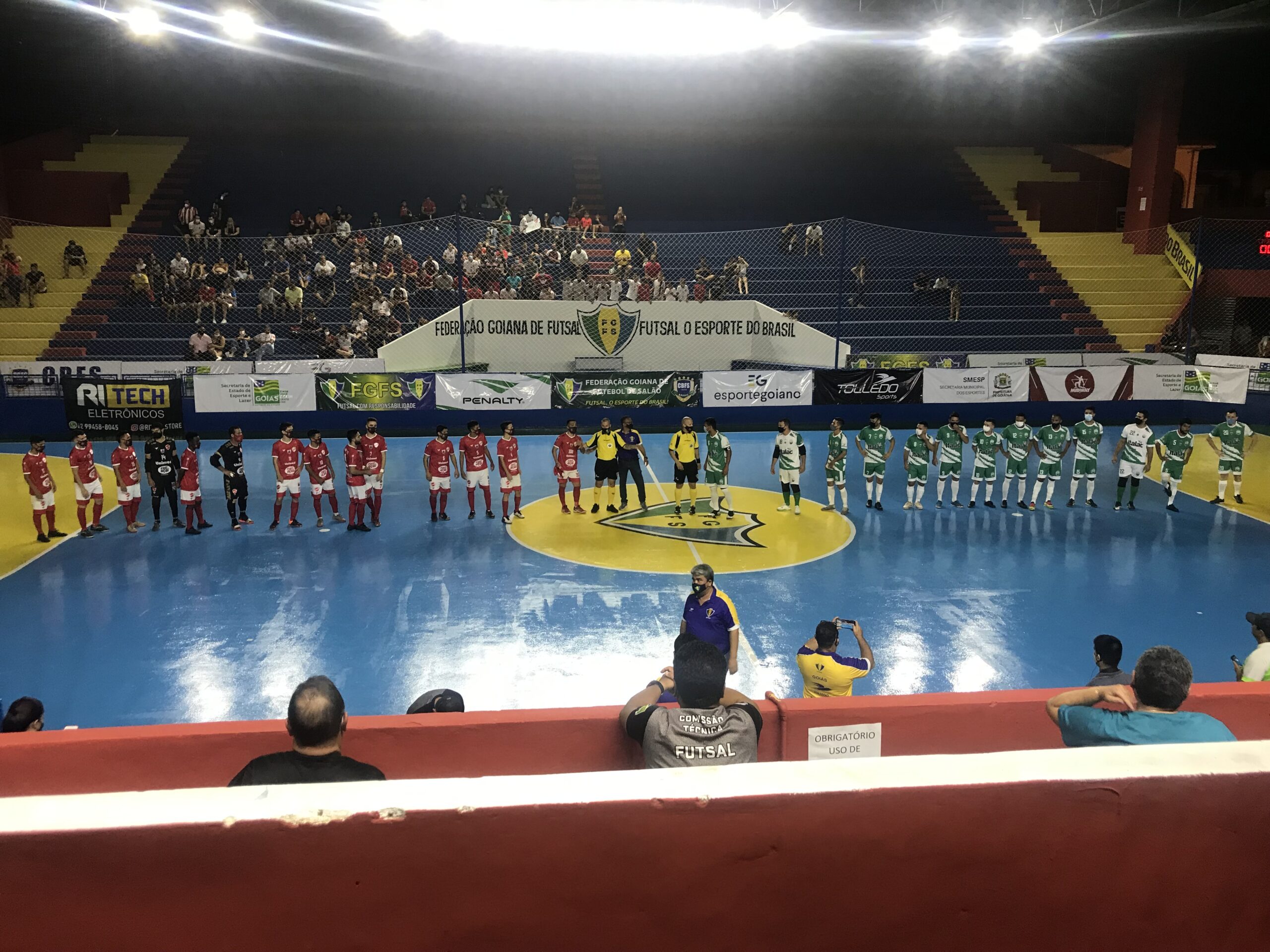 Equipes fizeram um belo confronto no Ginásio de Campinas | foto: Victor Pimenta / Jornal O Hoje