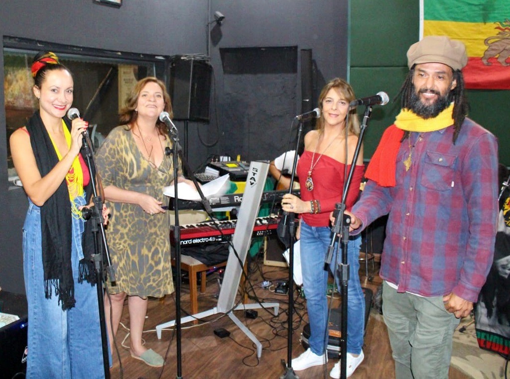 Considerado um dos pioneiros do reggae em Goiânia, o grupo vai se apresentar e terá show do DJ Tatá, cuja pesquisa musical abrange o rock nacional dos anos 80 e 90. | Foto: Divulgação