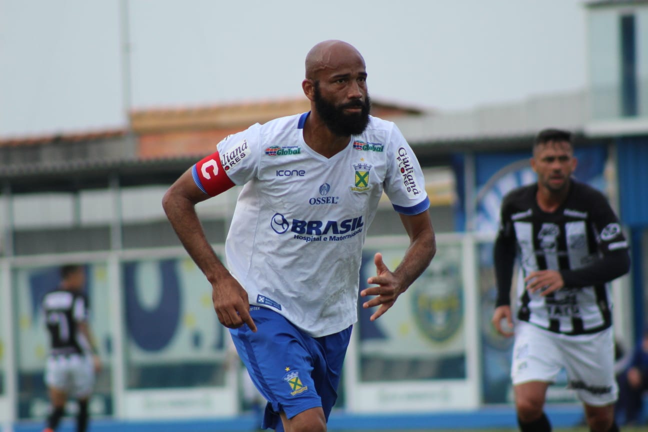 Aos 39 anos, o experiente atacante Nunes reforçará o Goianésia no Campeonato Goiano de 2020 | Foto: EC Santo André