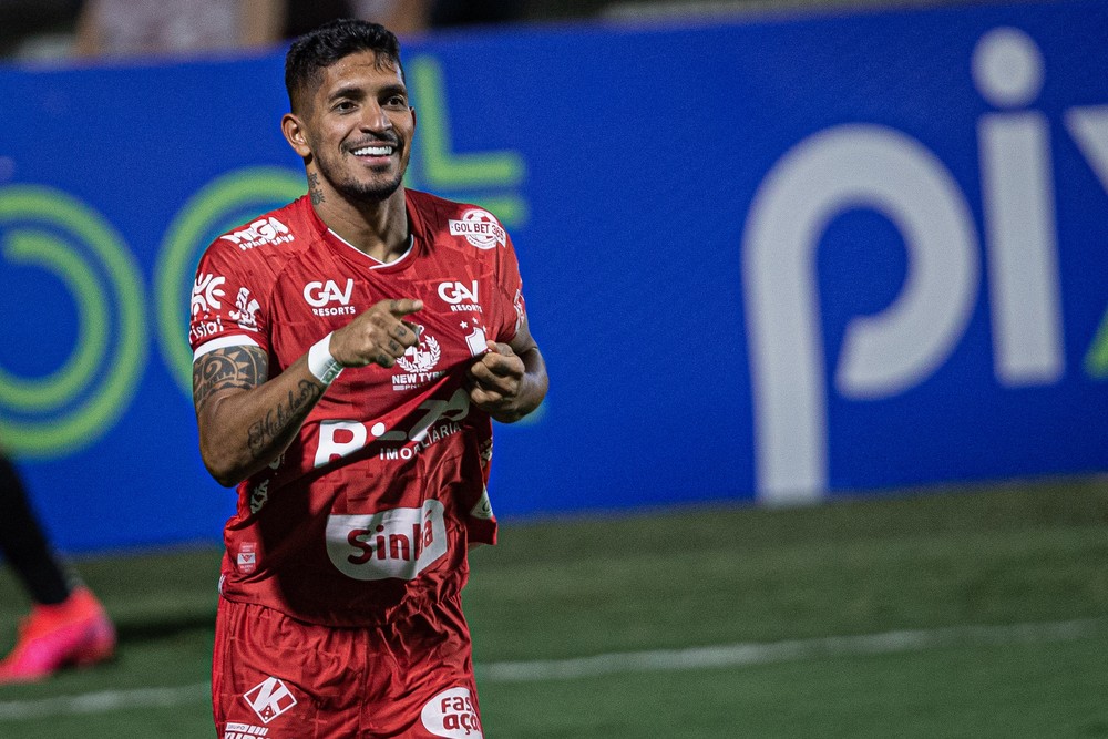 Com 14 gols marcados, o Pedro Júnior foi o artilheiro do Vila Nova em 2021 | Foto: Heber Gomes