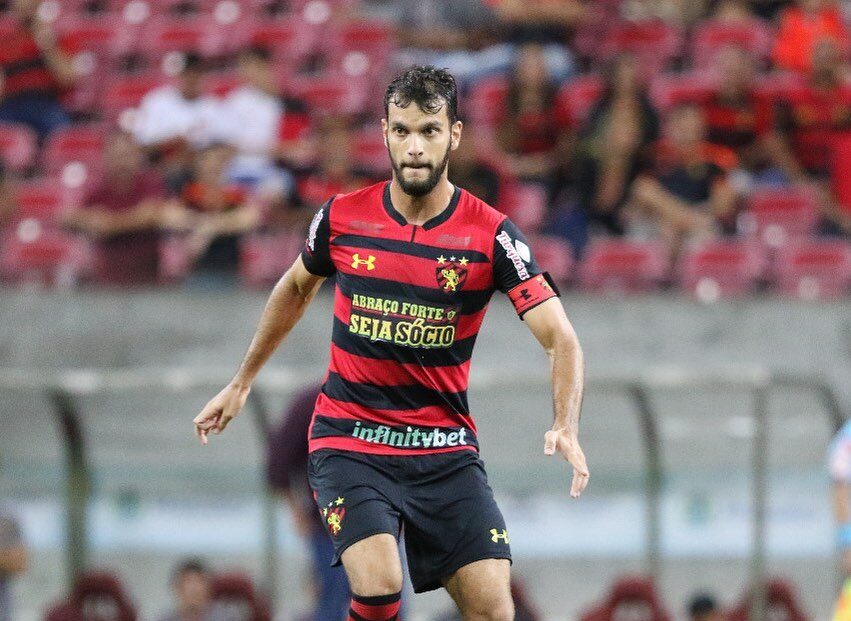 Zagueiro foi titular absoluto do Sport na Série A, tendo a quinta defesa menos vazada | foto: Marlon Costa / Sport