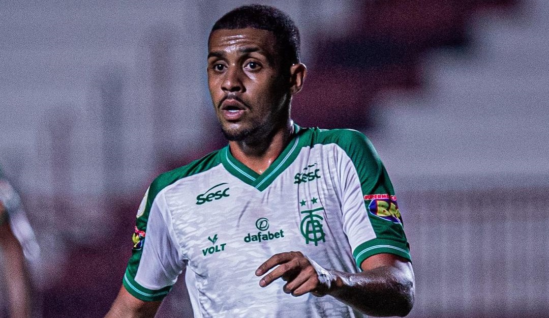 O meia Ramon, que defendeu o América-MG deve ser o terceiro reforço confirmado pelo Atlético-GO para 2022 | Foto: Heber Gomes