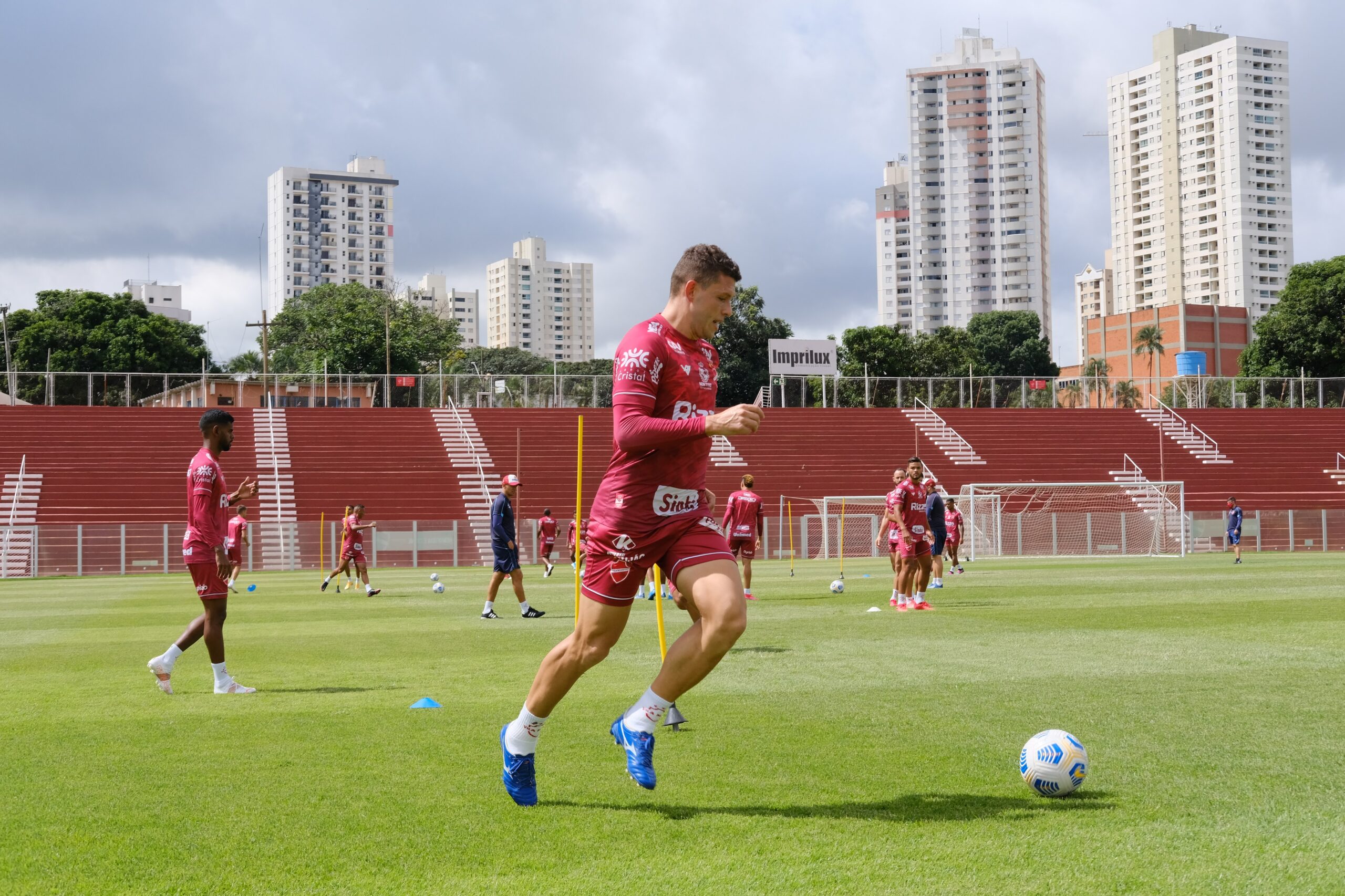 Suspenso na última partida, Renato retorna ao time titular do Tigre | Foto: Douglas Monteiro/Vila Nova FC