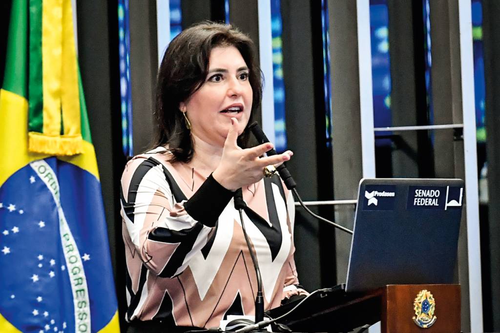"Ninguém imaginava que ele poderia namorar com o autoritarismo ou ameaçar as instituições democráticas e tentar mudar todo o pensamento de uma geração com o discurso de ódio contra as minorias", disse a senadora. | Foto: Reprodução