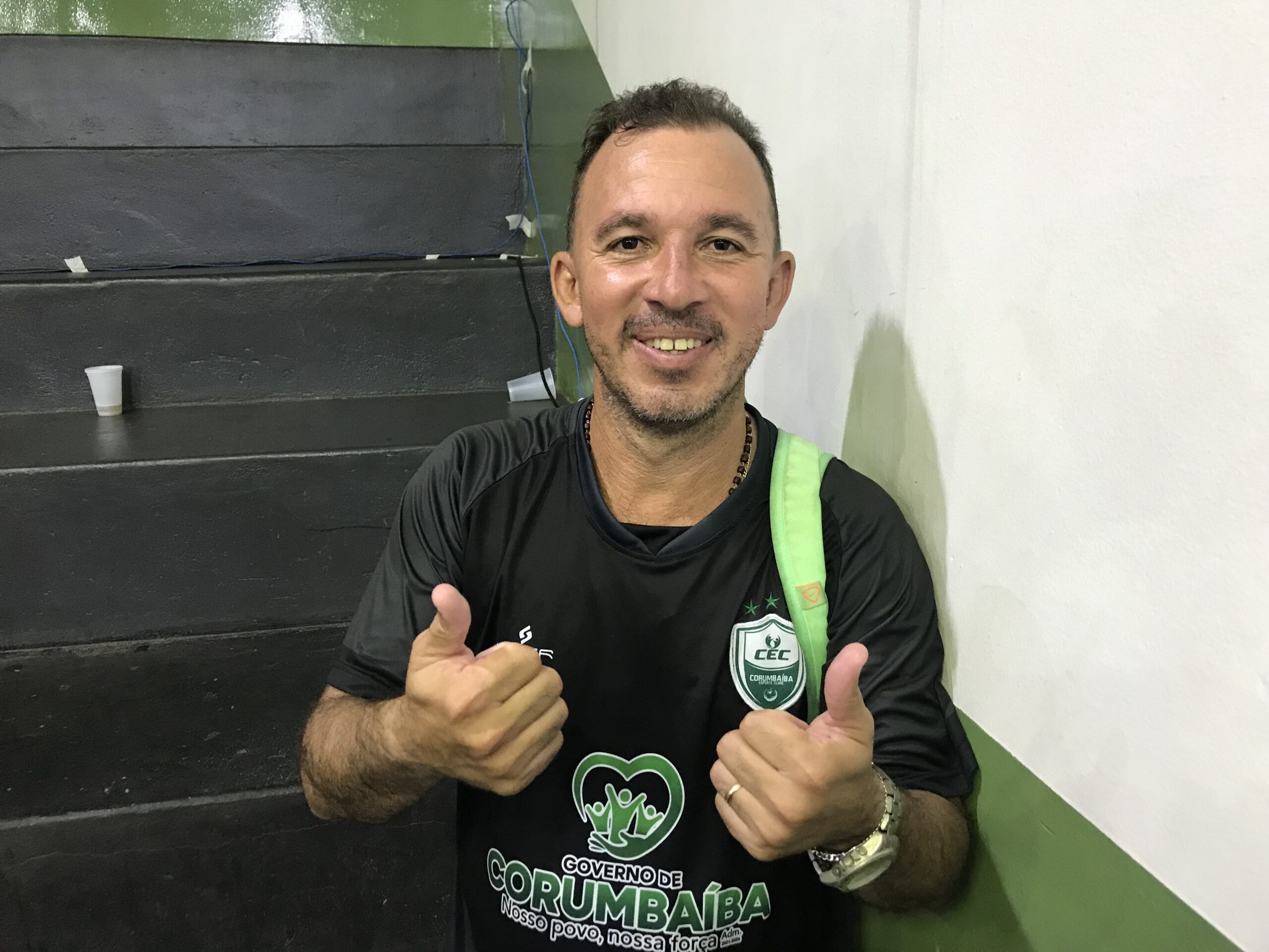 Treinador precisou conversar com jogadores no vestiário para voltarem diferente para a prorrogação | foto: Victor Pimenta / Jornal O Hoje