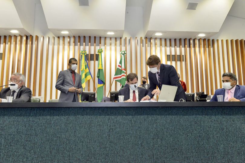 O Legislativo goiano pareceu bem empenhado em trabalhar e realizou duas sessões nesta terça-feira (14/12), uma ordinária e uma extraordinária, além de uma reunião da Comissão Mista; confira os detalhes | Foto: reprodução/Alego
