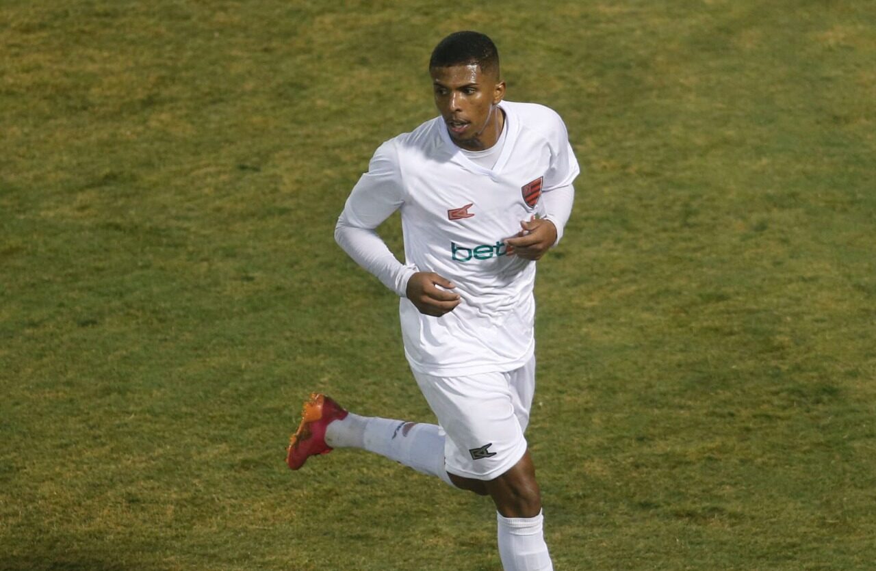 Lateral-esquerdo estava recentemente disputando a Série C pelo Oeste | foto: Arquivo pessoal